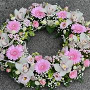 FLORIST&#39;S CHOICE traditional wreath