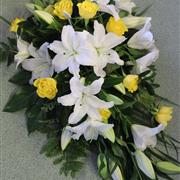 Yellow and white single ended spray